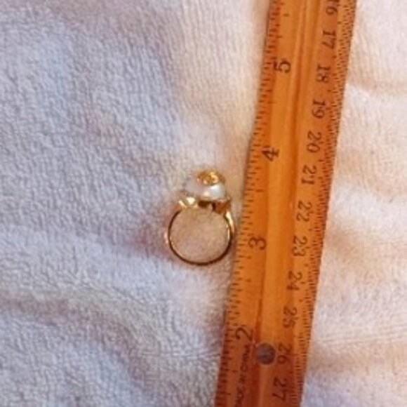 Freshwater Pearl and Simulated Diamond Virgo Zodiac Ring in 18K YG Plated Size 6 - Picture 5 of 6
